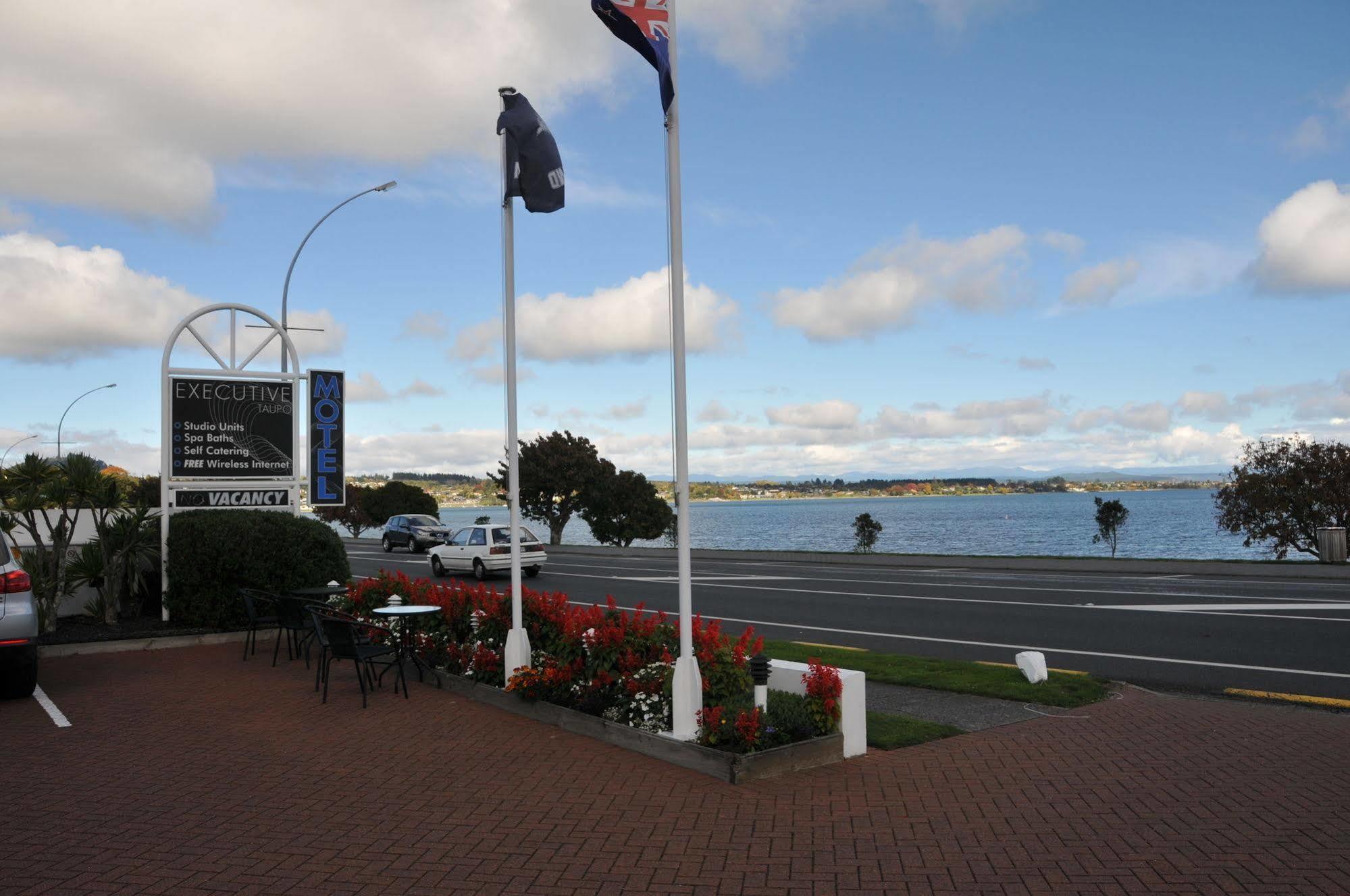 Lakeside Taupo Motel Luaran gambar
